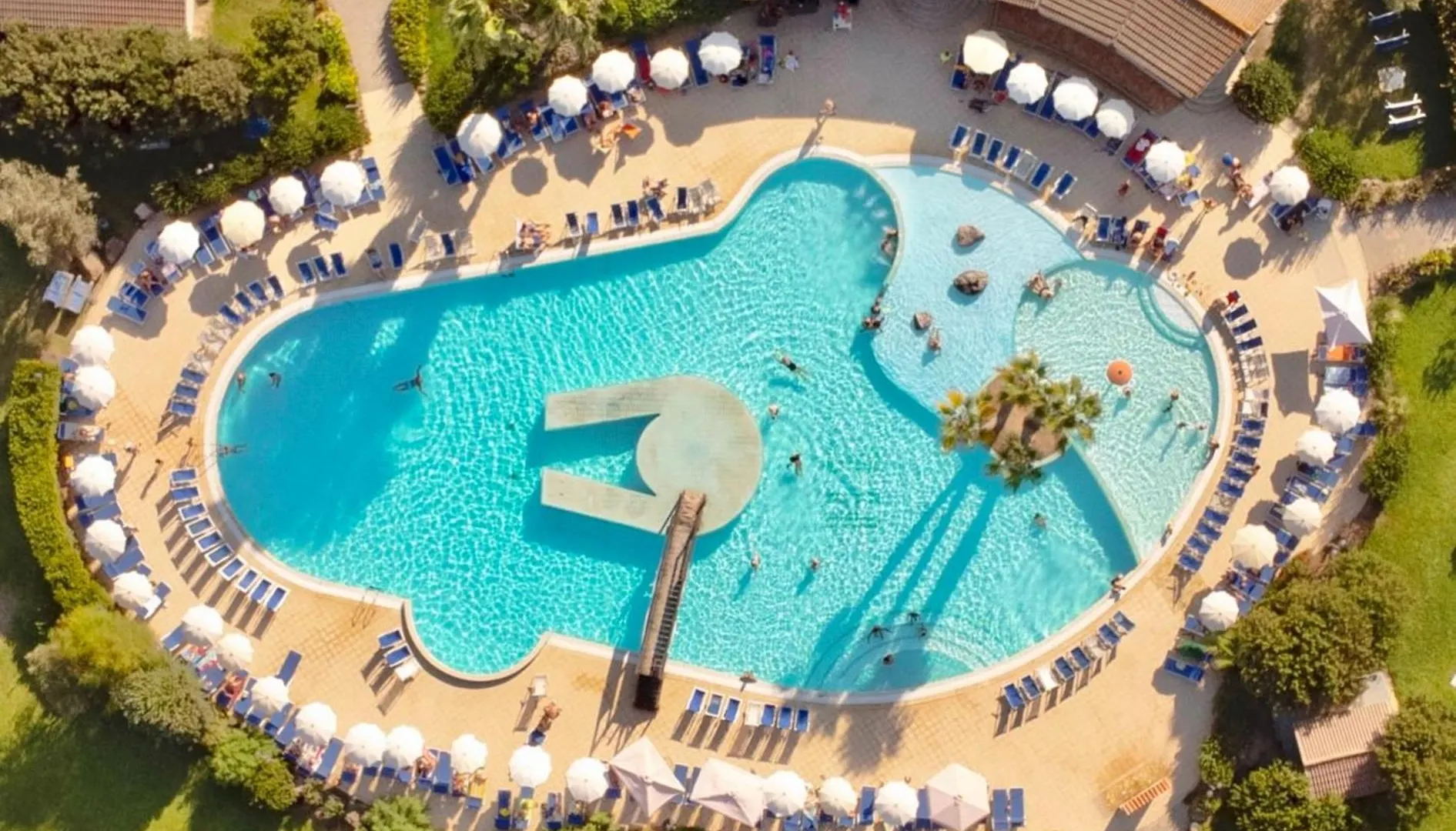 Hotel With Swimming Pool In Arborea Just 650 Meters From The Sea
